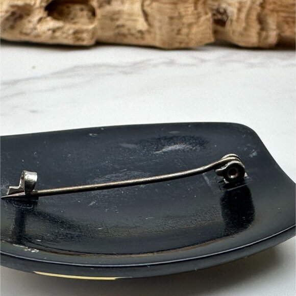 Early 1900s Painted Silhouette Brooch Yellow & Black Featuring Scenic Landscape - Picture 5 of 6